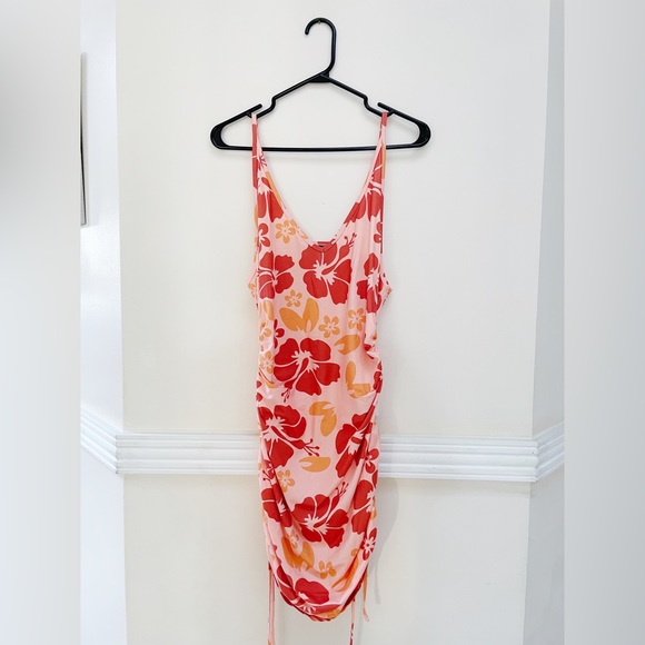 SHEIN PLUS FLORAL PRINT DRAWSTRING SIDE BODYCON DRESS - Picture 2 of 4